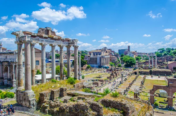 İtalya 'nın başkentinde Capotoline Tepesi' nin tepesinden ünlü Romano manzarası.