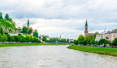 Salzburg, Avusturya 'daki Salzach nehrinin manzarası