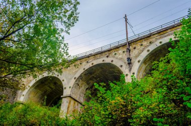 Avusturya 'daki semmering bahn unesco dünya mirası demiryolunun bir viyadük detayı