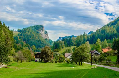 Breitenstein I semmering, Avusturya 'da Unesco dünya mirasının bir parçası olan ünlü semmeringbahn demiryolu üzerinde yer alan küçük bir köydür.