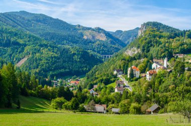 Breitenstein I semmering, Avusturya 'da Unesco dünya mirasının bir parçası olan ünlü semmeringbahn demiryolu üzerinde yer alan küçük bir köydür.