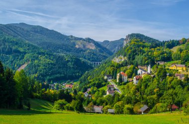 Breitenstein I semmering, Avusturya 'da Unesco dünya mirasının bir parçası olan ünlü semmeringbahn demiryolu üzerinde yer alan küçük bir köydür.