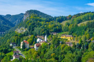 Breitenstein I semmering, Avusturya 'da Unesco dünya mirasının bir parçası olan ünlü semmeringbahn demiryolu üzerinde yer alan küçük bir köydür.