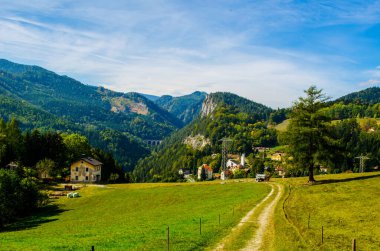 Breitenstein I semmering, Avusturya 'da Unesco dünya mirasının bir parçası olan ünlü semmeringbahn demiryolu üzerinde yer alan küçük bir köydür.