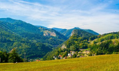Breitenstein I semmering, Avusturya 'da Unesco dünya mirasının bir parçası olan ünlü semmeringbahn demiryolu üzerinde yer alan küçük bir köydür.