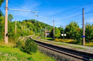 Avusturya 'nın kırsal kesimlerinden geçen semmering bahn demiryolu