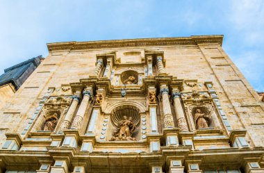 church in spanish city valencia called parruqeria de la santisima cruz