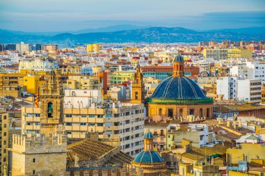 Valencia 'nın havadan görünüşü. La lonja unesco sitesi, merkez pazar.