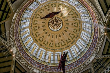 İspanya Valencia 'daki merkez marketin bir kubbesinin ayrıntıları