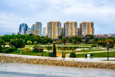 İspanya Valencia şehrindeki Turia Gardens manzarası
