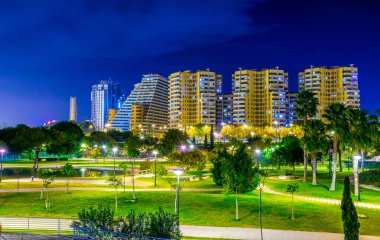 İspanya 'nın Valencia şehrindeki Turia Gardens manzarası