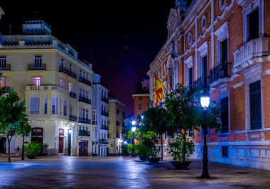 Valencia 'daki katedralin yanındaki başpiskoposluk binasının görüntüsü