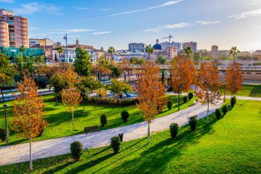 İspanya Valencia şehrindeki Turia Gardens manzarası
