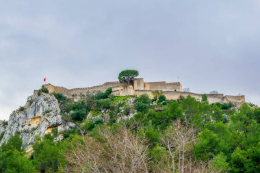 Xativa 'daki kale manzarası kırsal alana bakıyor.