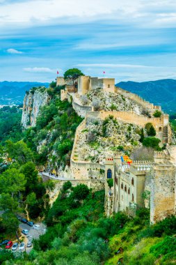 Xativa 'daki kale manzarası kırsal alana bakıyor.