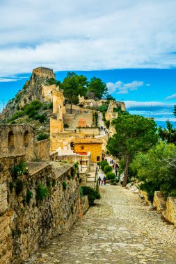 Xativa 'daki kale manzarası kırsal alana bakıyor.