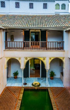 İspanya 'nın Granada şehrindeki Casa de zafra avlusunun manzarası