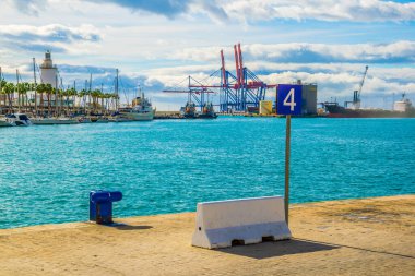 İspanya 'daki Malaga limanının görüntüsü