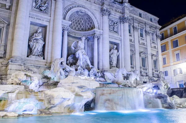 Vista Nocturna Sobre Fontana Trevi Roma —  Fotos de Stock