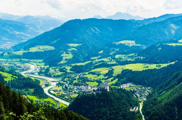 Вид Воздуха Деревню Верфен Австрии Известную Своим Замком Хоэнверфен Ледяной — стоковое фото