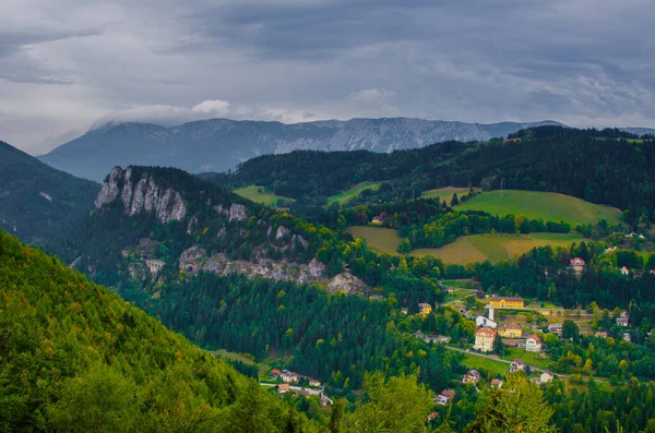 Semmering Ferrovia Com Paisagem Montanhosa Circundante Krauselklause Viaduto Frente Polleroswand — Fotografia de Stock