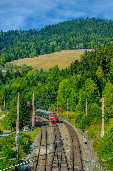 Tren Está Llegando Estación Tren Breitenstein Semmering Que Parte Famosa —  Fotos de Stock