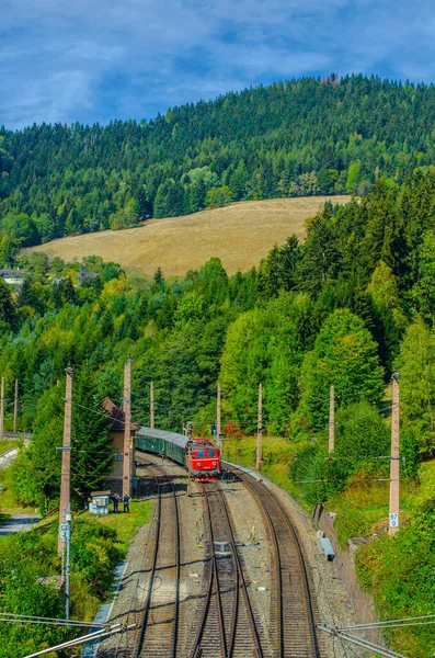 Tren Está Llegando Estación Tren Breitenstein Semmering Que Parte Famosa —  Fotos de Stock