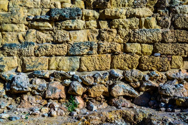 İspanyol şehri tarragona 'daki eski bir tuğla duvarın detayları. Eskiden şehrin tahkimatını sağlıyordu.