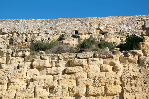 İspanyol şehri tarragona 'daki eski bir tuğla duvarın detayları. Eskiden şehrin tahkimatını sağlıyordu.