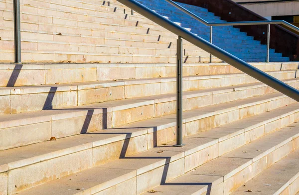 İspanyol şehri tarragona 'da raylı adımların ayrıntıları