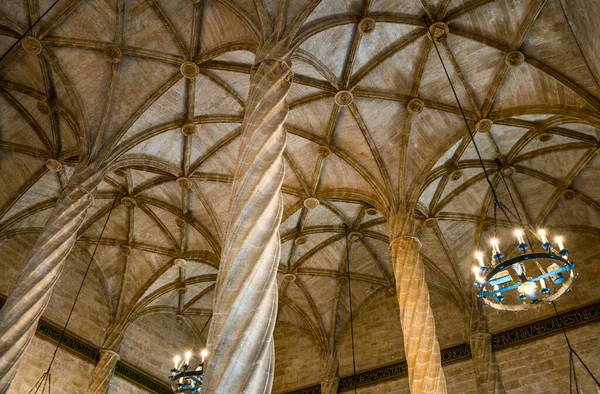 Eski İpek Borsası 'nın tavanı (Lonja de la Seda), Valencia, İspanya. UNESCO Dünya Mirası Alanı.