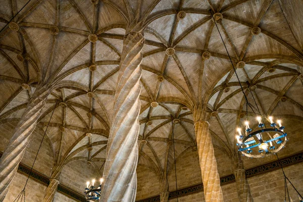 Eski İpek Borsası 'nın tavanı (Lonja de la Seda), Valencia, İspanya. UNESCO Dünya Mirası Alanı.