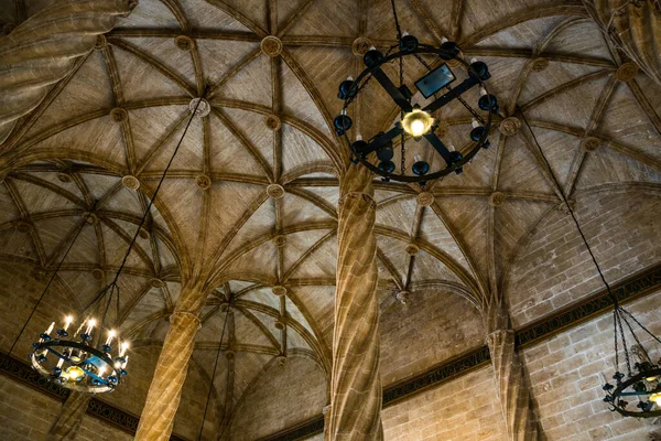 Eski İpek Borsası 'nın tavanı (Lonja de la Seda), Valencia, İspanya. UNESCO Dünya Mirası Alanı.
