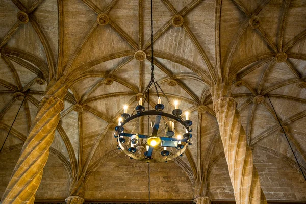 Eski İpek Borsası 'nın tavanı (Lonja de la Seda), Valencia, İspanya. UNESCO Dünya Mirası Alanı.