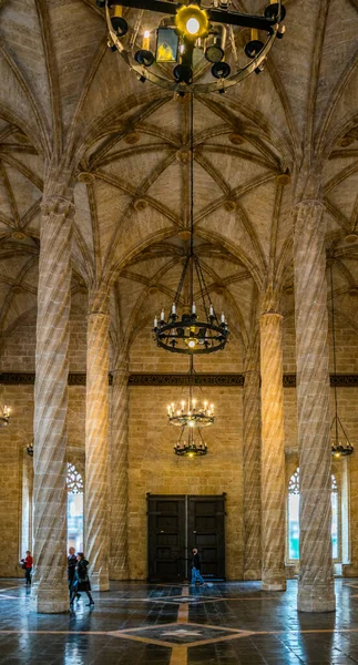 Eski İpek Borsası 'nın tavanı (Lonja de la Seda), Valencia, İspanya. UNESCO Dünya Mirası Alanı.