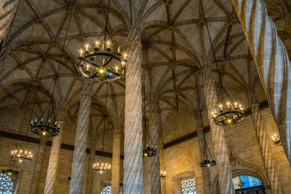 Eski İpek Borsası 'nın tavanı (Lonja de la Seda), Valencia, İspanya. UNESCO Dünya Mirası Alanı.
