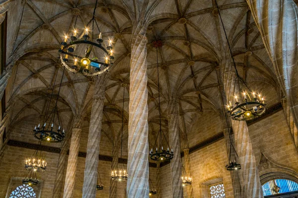 Eski İpek Borsası 'nın tavanı (Lonja de la Seda), Valencia, İspanya. UNESCO Dünya Mirası Alanı.