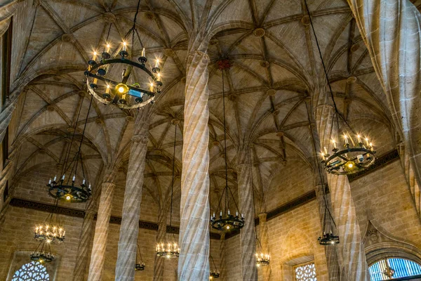 Eski İpek Borsası 'nın tavanı (Lonja de la Seda), Valencia, İspanya. UNESCO Dünya Mirası Alanı.