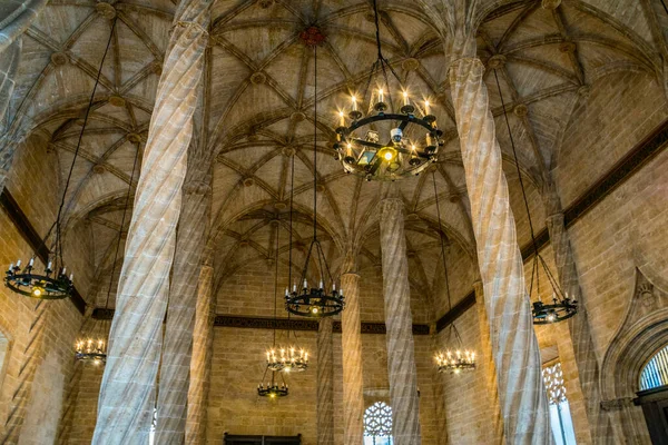 Eski İpek Borsası 'nın tavanı (Lonja de la Seda), Valencia, İspanya. UNESCO Dünya Mirası Alanı.