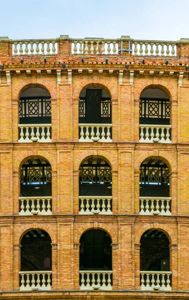 Torros de Valencia Plaza Binası.