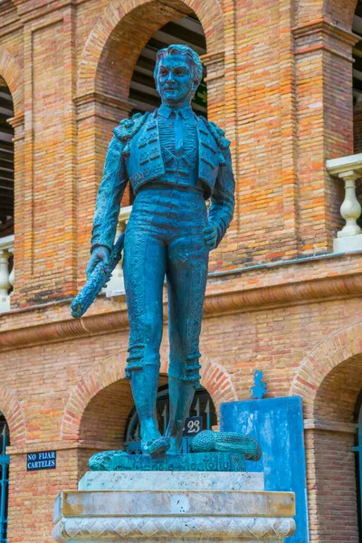 Bronzestatue Ehren Manolo Montolius Vor Der Stierkampfarena Valencia — Stockfoto