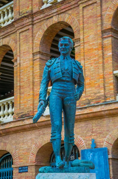 Bronzestatue Ehren Manolo Montolius Vor Der Stierkampfarena Valencia — Stockfoto