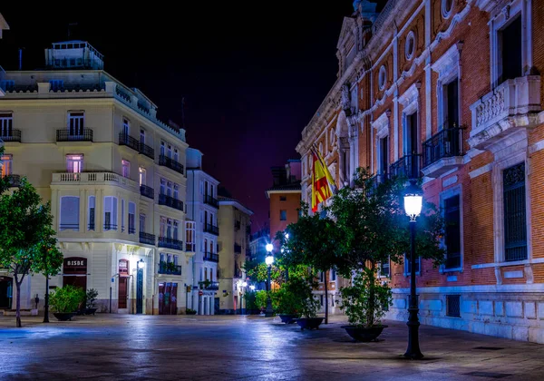 Valencia 'daki katedralin yanındaki başpiskoposluk binasının görüntüsü