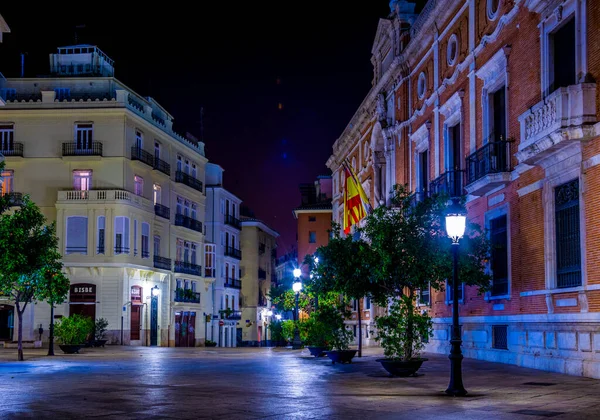 Valencia 'daki katedralin yanındaki başpiskoposluk binasının görüntüsü