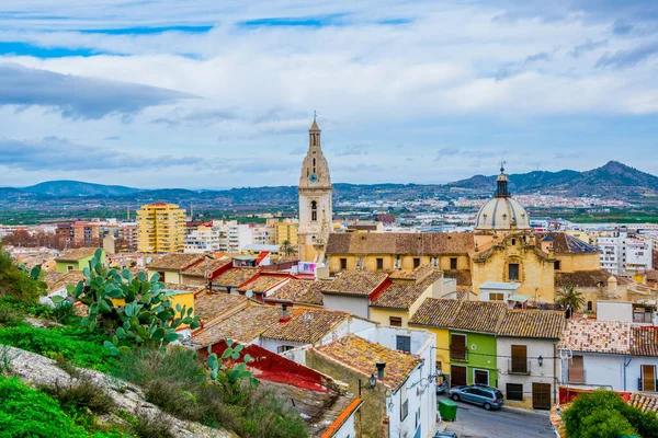 Şatosuyla ünlü İspanyol şehri Xativa 'nın havadan görünüşü