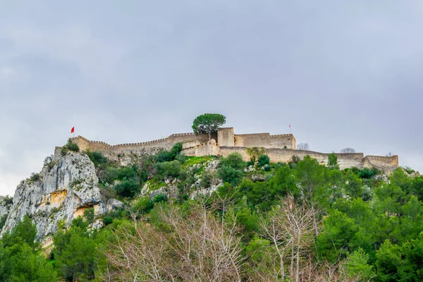 Xativa 'daki kale manzarası kırsal alana bakıyor.