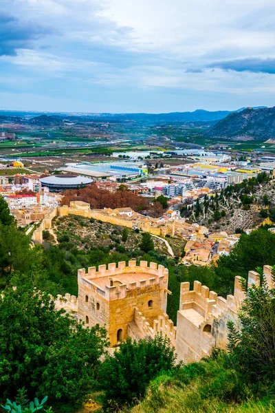 Şatosuyla ünlü İspanyol şehri Xativa 'nın havadan görünüşü