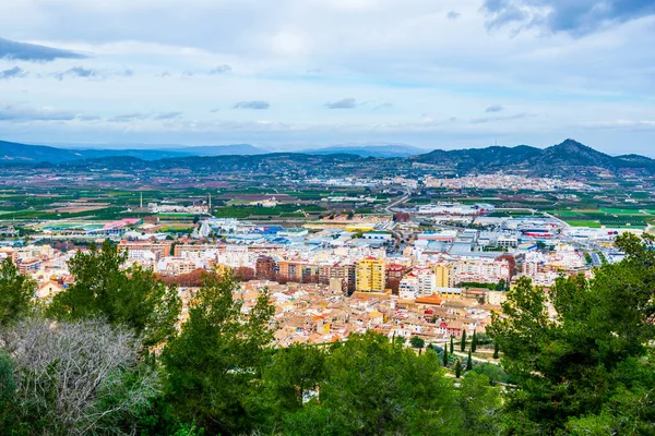Şatosuyla ünlü İspanyol şehri Xativa 'nın havadan görünüşü