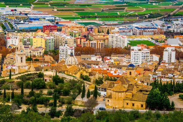 Şatosuyla ünlü İspanyol şehri Xativa 'nın havadan görünüşü