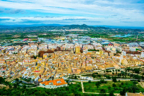 Şatosuyla ünlü İspanyol şehri Xativa 'nın havadan görünüşü